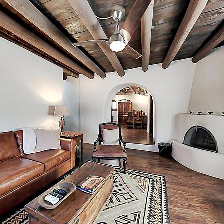 Pueblo Revival Villa Taos Exterior foto